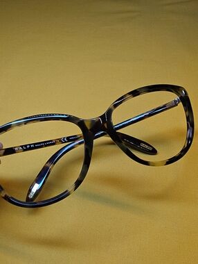 Ralph Lauren ▪︎ Cat-Eye Ladies Frames ▪︎ Vintage Tortoise Model ▪︎ Gently Used
